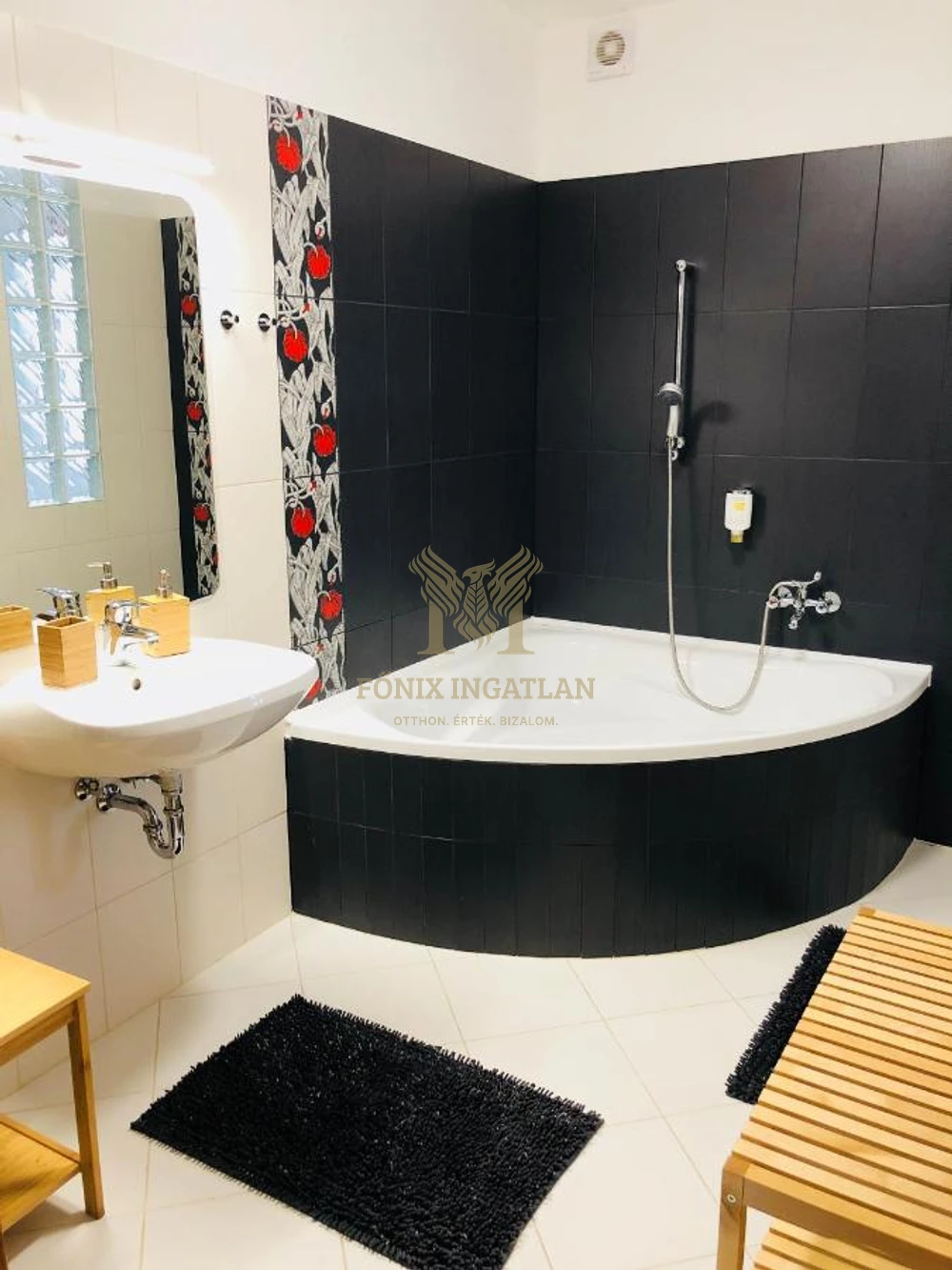 Modern luxuslakás Hévíz szívében – Befektetésre és otthonnak is tökéletes!