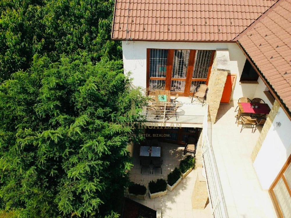 Modern luxuslakás Hévíz szívében – Befektetésre és otthonnak is tökéletes!