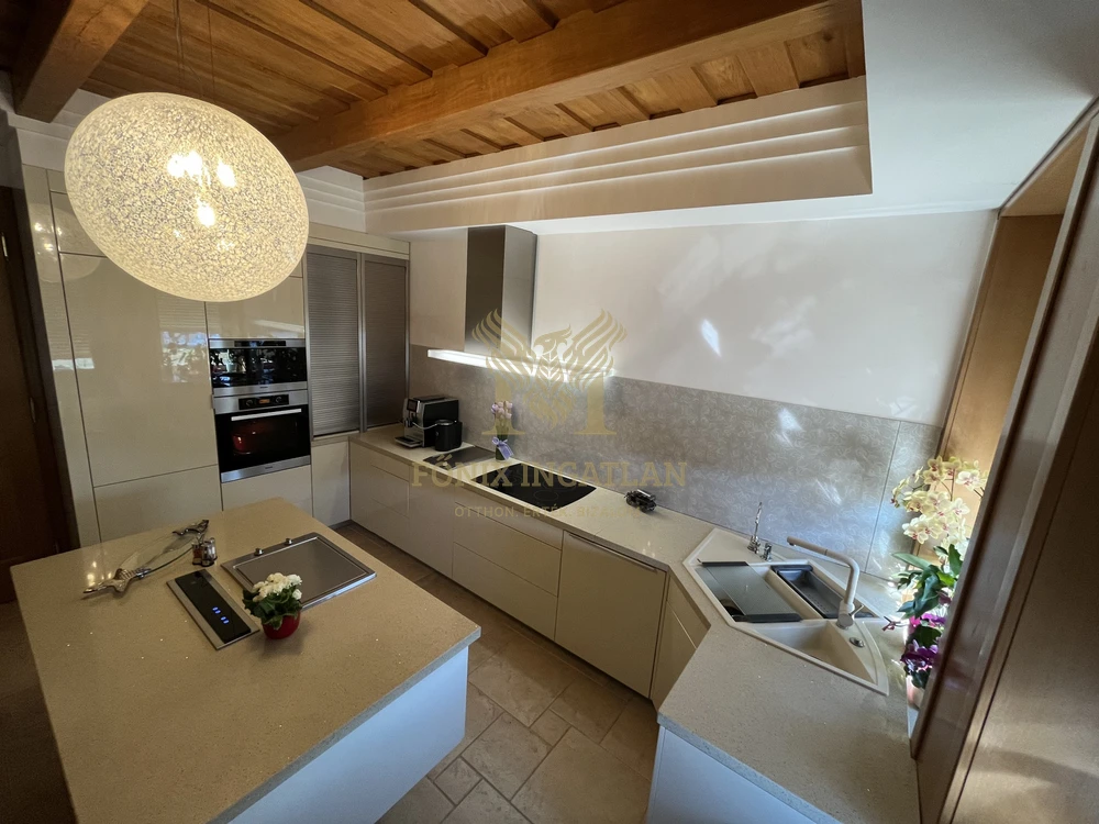 TÓPARTI LUXUS VILLA VARSÁDON