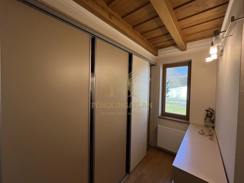 TÓPARTI LUXUS VILLA VARSÁDON