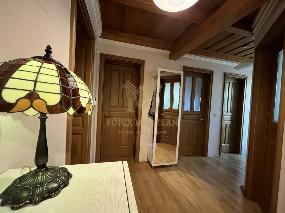 TÓPARTI LUXUS VILLA VARSÁDON