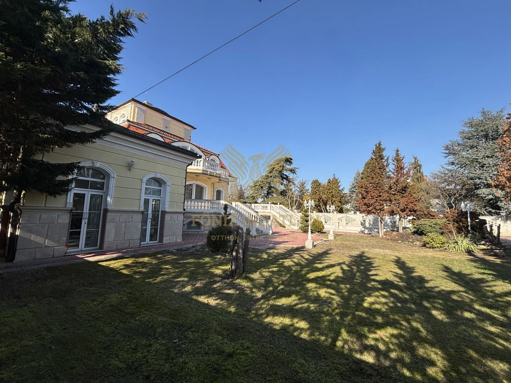 Luxus villa Dunakeszin VONZÓ ÁRON