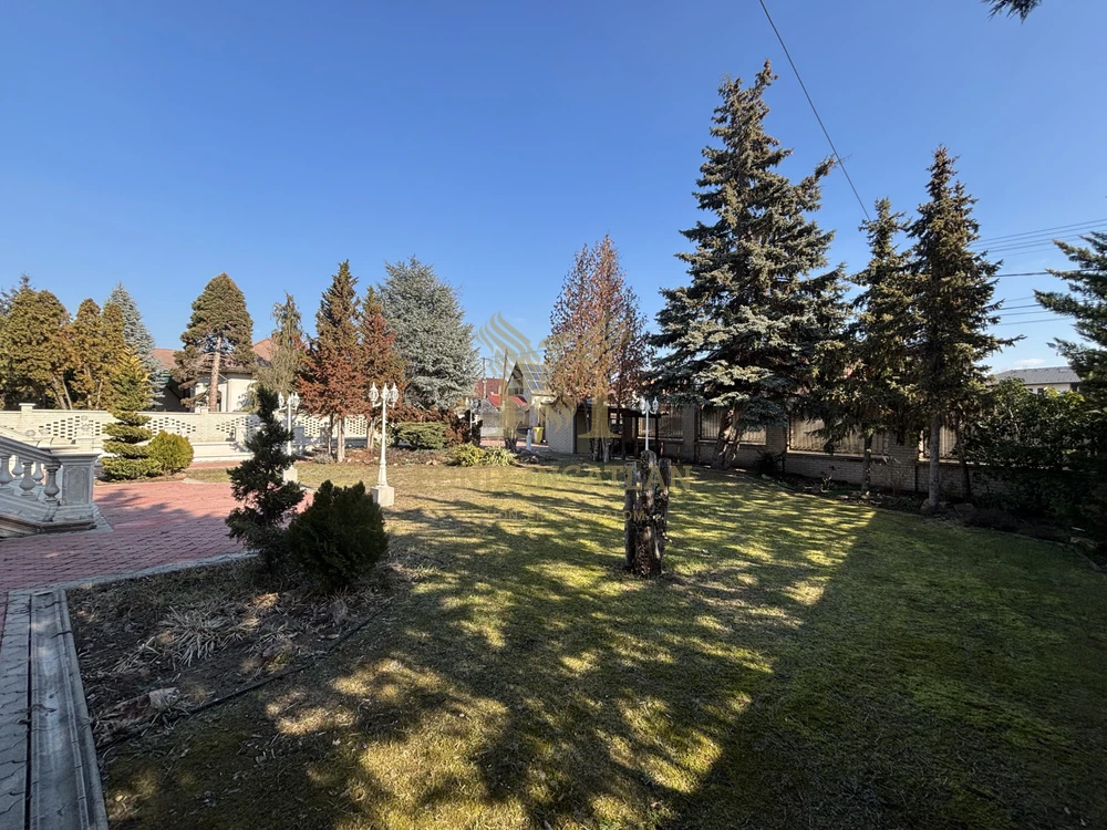 Luxus villa Dunakeszin VONZÓ ÁRON