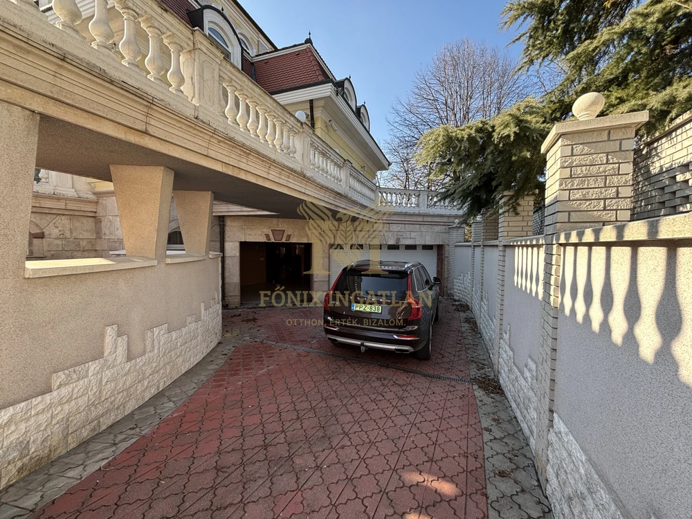 Luxus villa Dunakeszin VONZÓ ÁRON