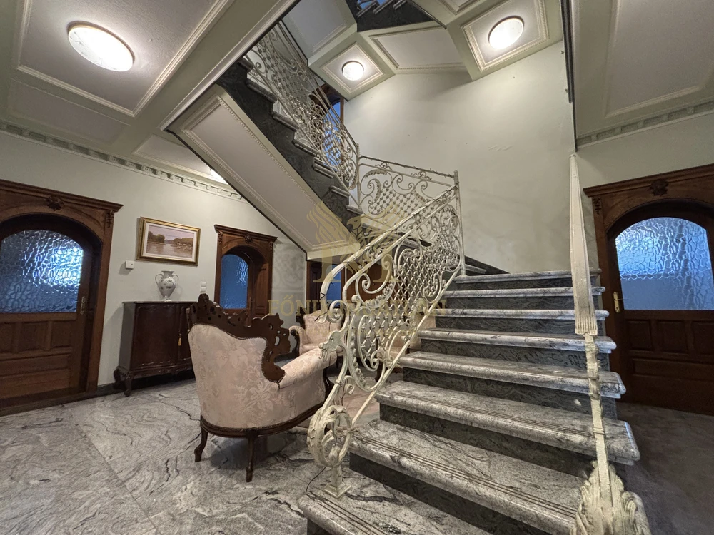 Luxus villa Dunakeszin VONZÓ ÁRON