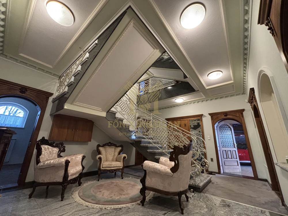 Luxus villa Dunakeszin VONZÓ ÁRON