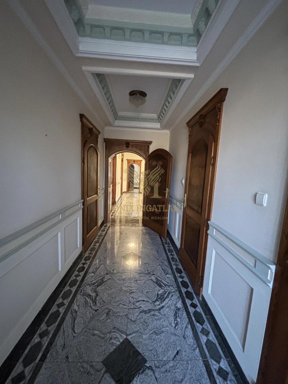 Luxus villa Dunakeszin VONZÓ ÁRON