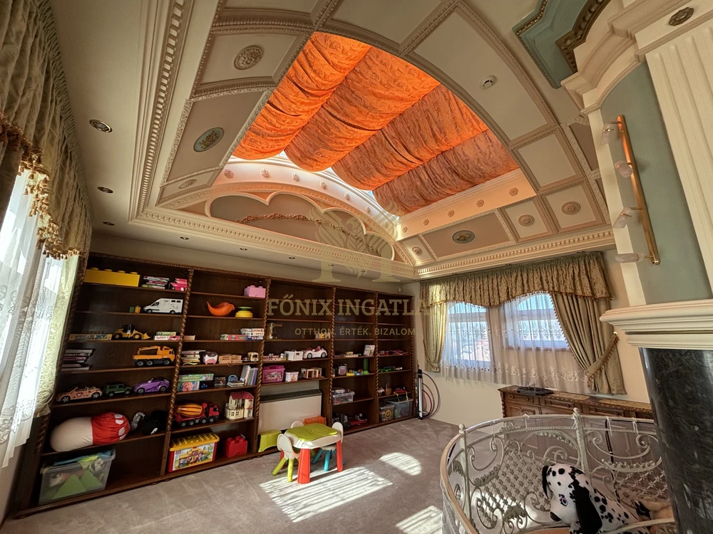 Luxus villa Dunakeszin VONZÓ ÁRON