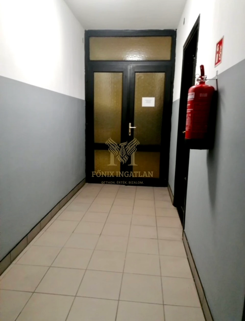 MUNKÁSSZÁLLÓ eladó Taksonyban!