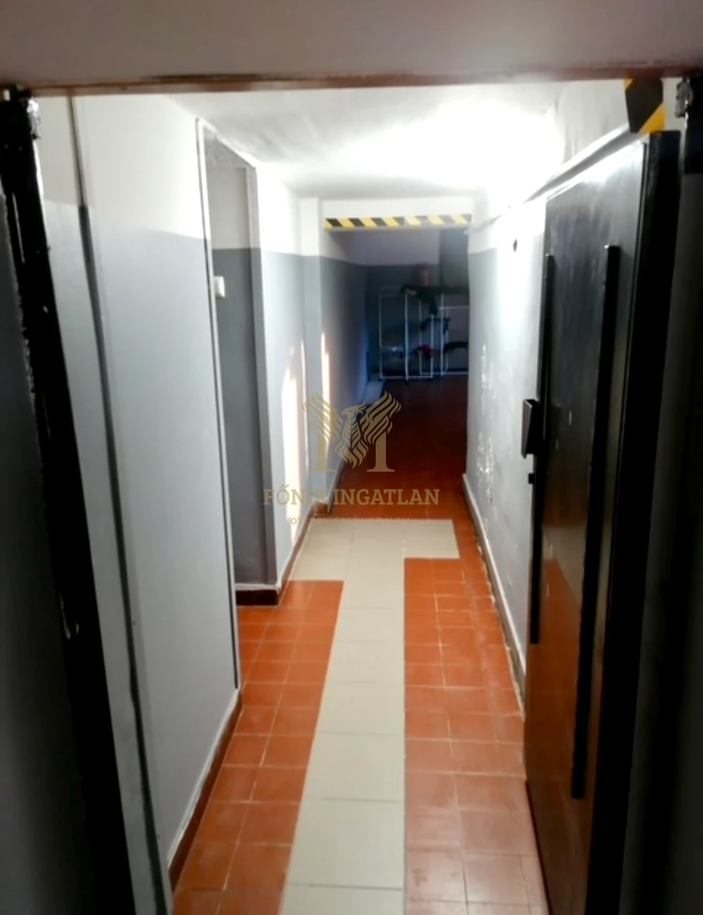 MUNKÁSSZÁLLÓ eladó Taksonyban!