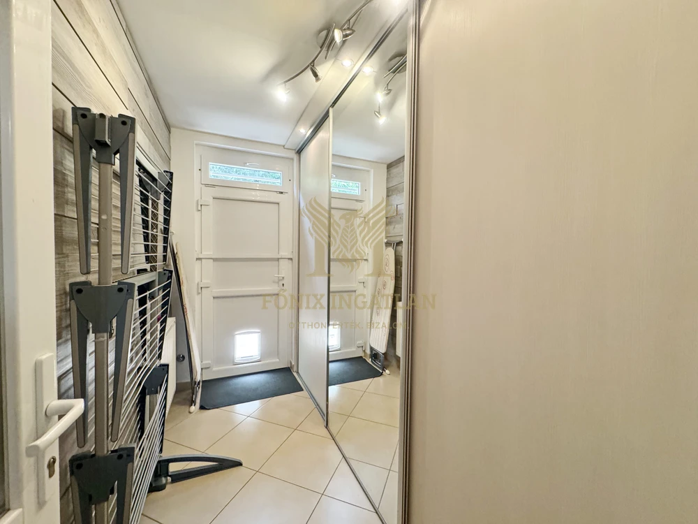 A Kishegyesi úti Innovációs park közelében kertkapcsolatos lakás eladó!