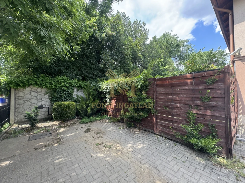 A Kishegyesi úti Innovációs park közelében kertkapcsolatos lakás eladó!