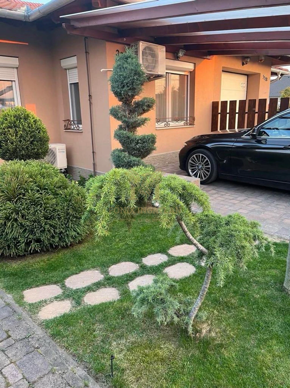 Luxus ikerház eladó Dunaharasztin a  Millenniumi utcában 
