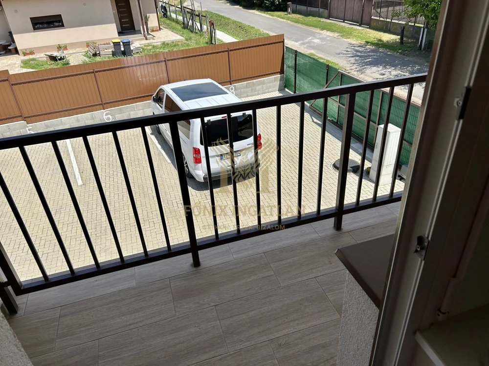 ELADÓ AZONNAL KÖLTÖZHETŐ ÚJÉPÍTÉSŰ LAKÁS DERECSKE BELVÁROSÁBAN!