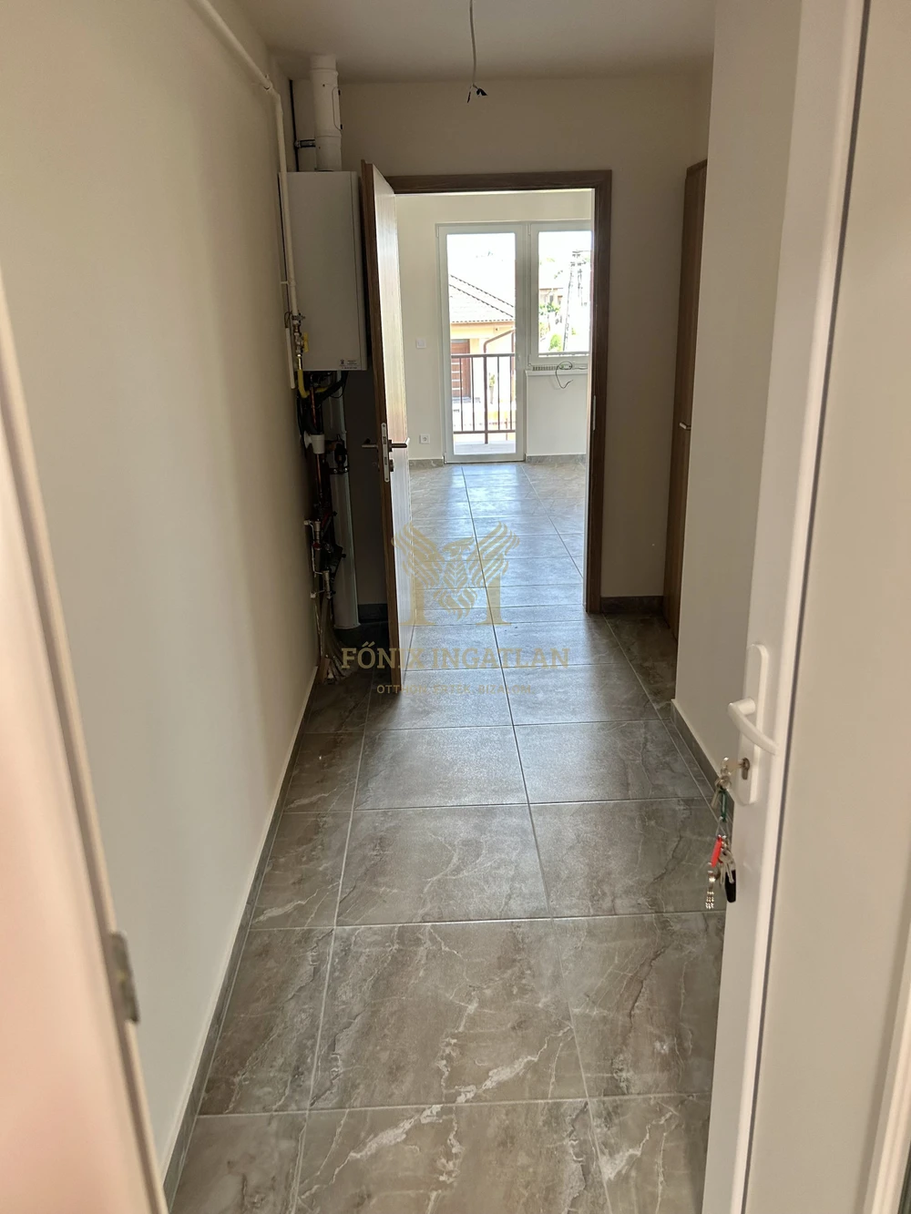 ELADÓ AZONNAL KÖLTÖZHETŐ ÚJÉPÍTÉSŰ LAKÁS DERECSKE BELVÁROSÁBAN!