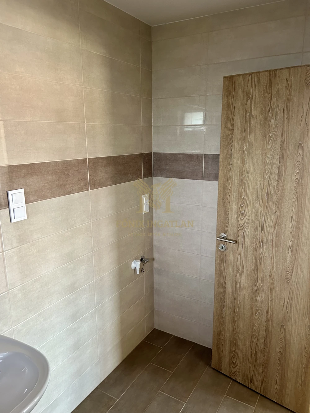 ELADÓ AZONNAL KÖLTÖZHETŐ ÚJÉPÍTÉSŰ LAKÁS DERECSKE BELVÁROSÁBAN!