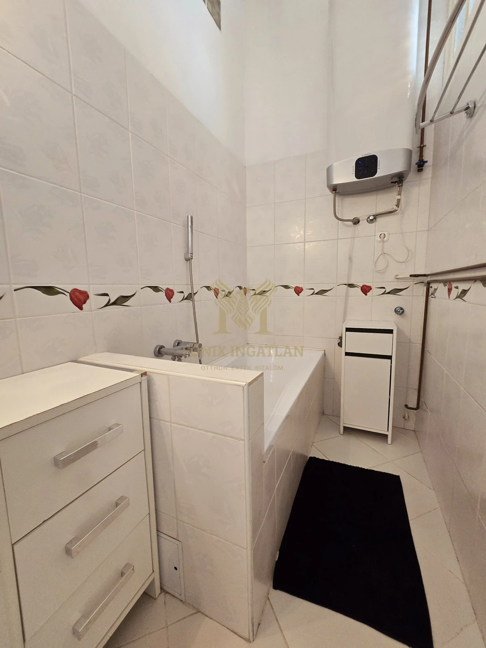 Eladó történelmi 61 m²-es lakás a VII. kerületben