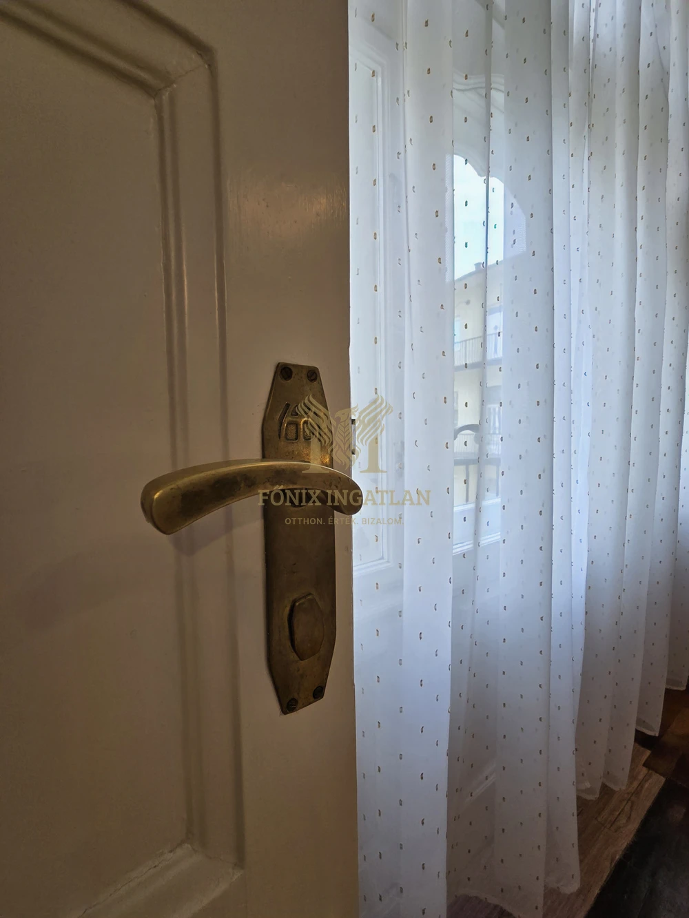 Eladó történelmi 61 m²-es lakás a VII. kerületben