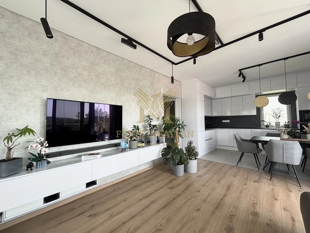 Különleges körpanorámás luxus penthouse lakás Madárhegyen