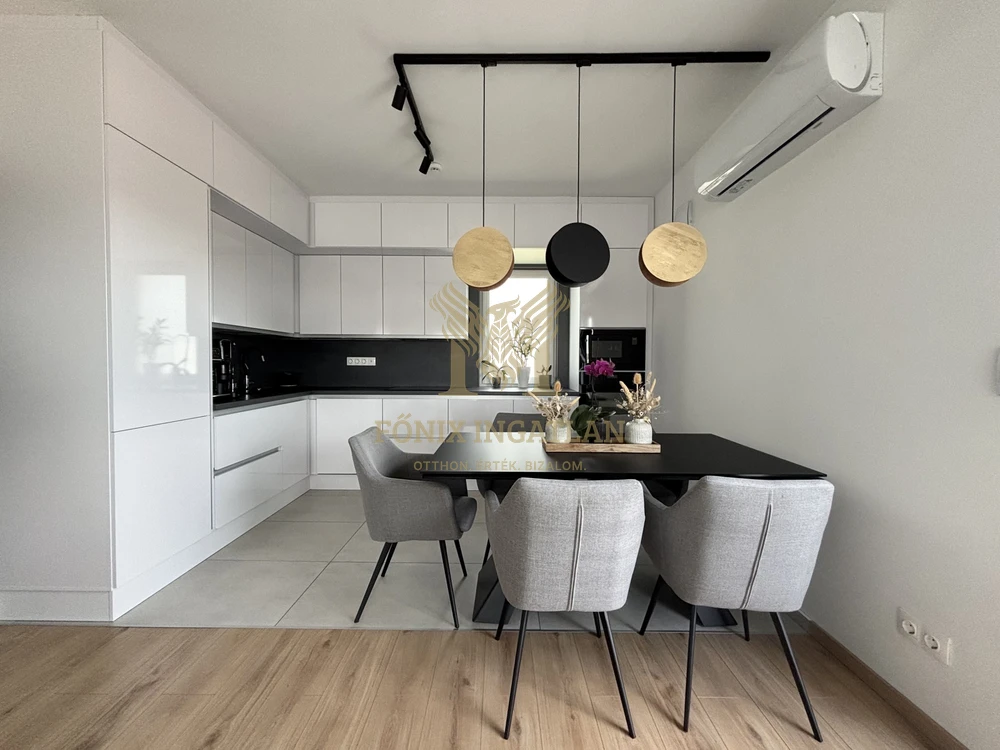 Különleges körpanorámás luxus penthouse lakás Madárhegyen