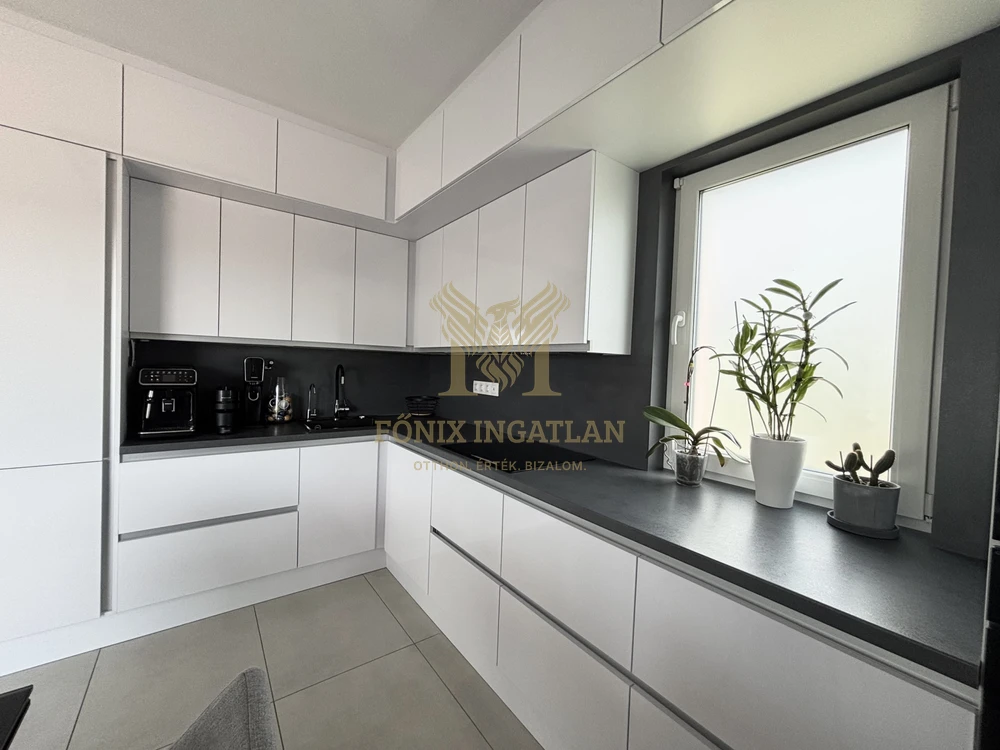 Különleges körpanorámás luxus penthouse lakás Madárhegyen