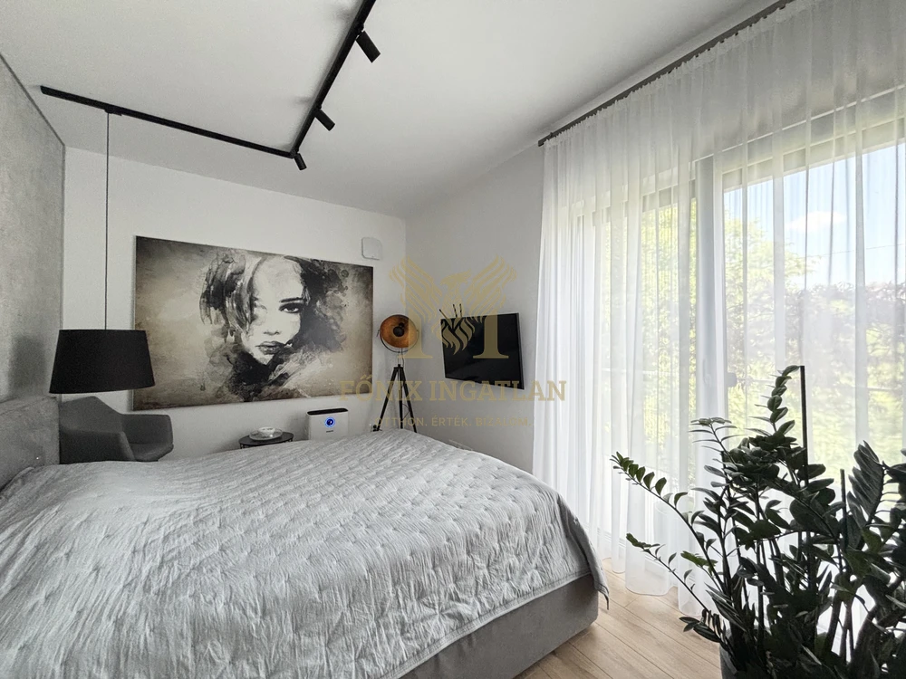 Különleges körpanorámás luxus penthouse lakás Madárhegyen