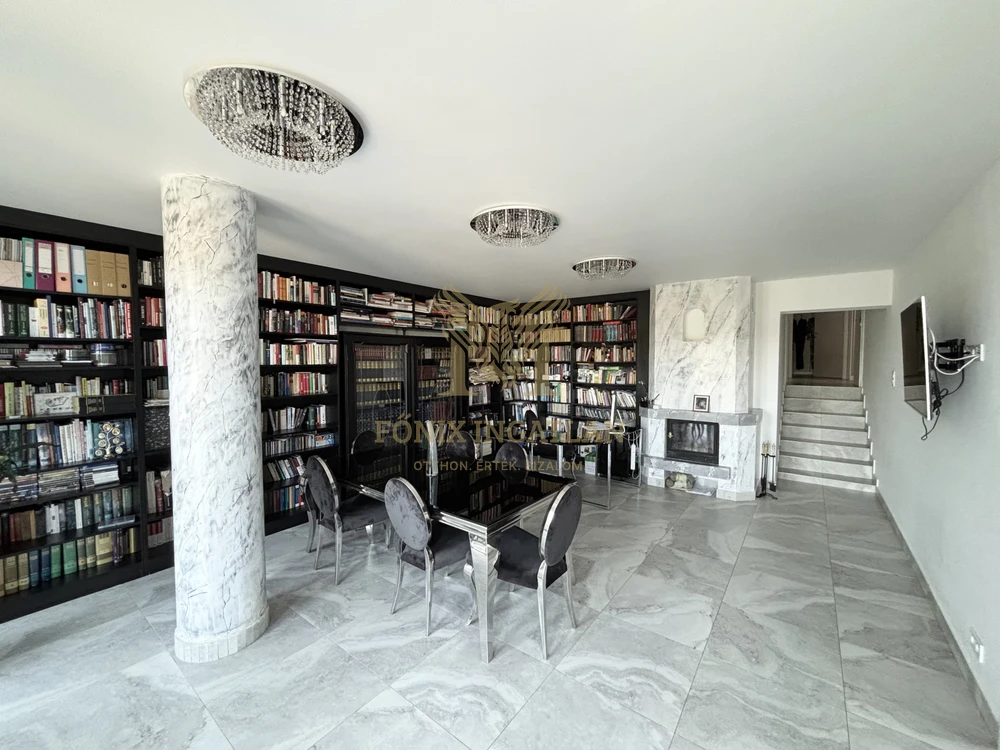 Eladó örökpanorámás luxus családi ház