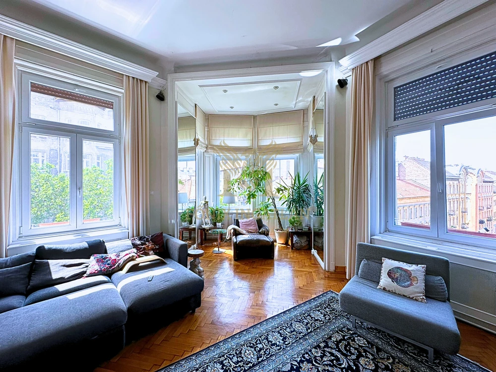 Tágas, 210 m²-es történelmi lakás, panorámás Citadella kilátással Budapest 14. kerületében
