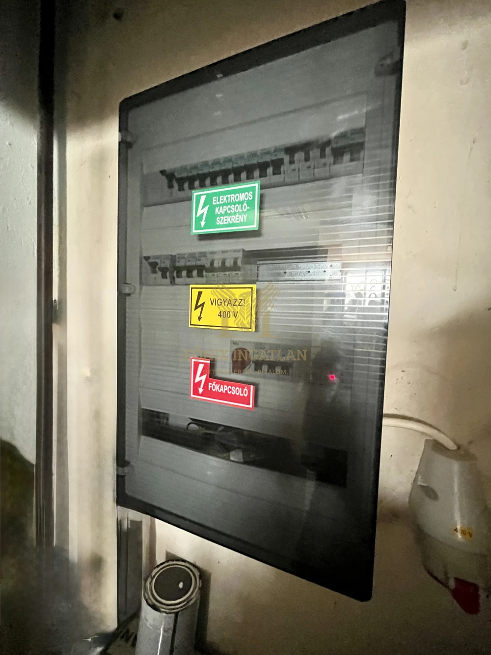 TELEPHELY, MŰHELY ELADÓ – KIVÁLÓ LOKÁCIÓ, BEFEKTETÉSNEK IS TÖKÉLETES!