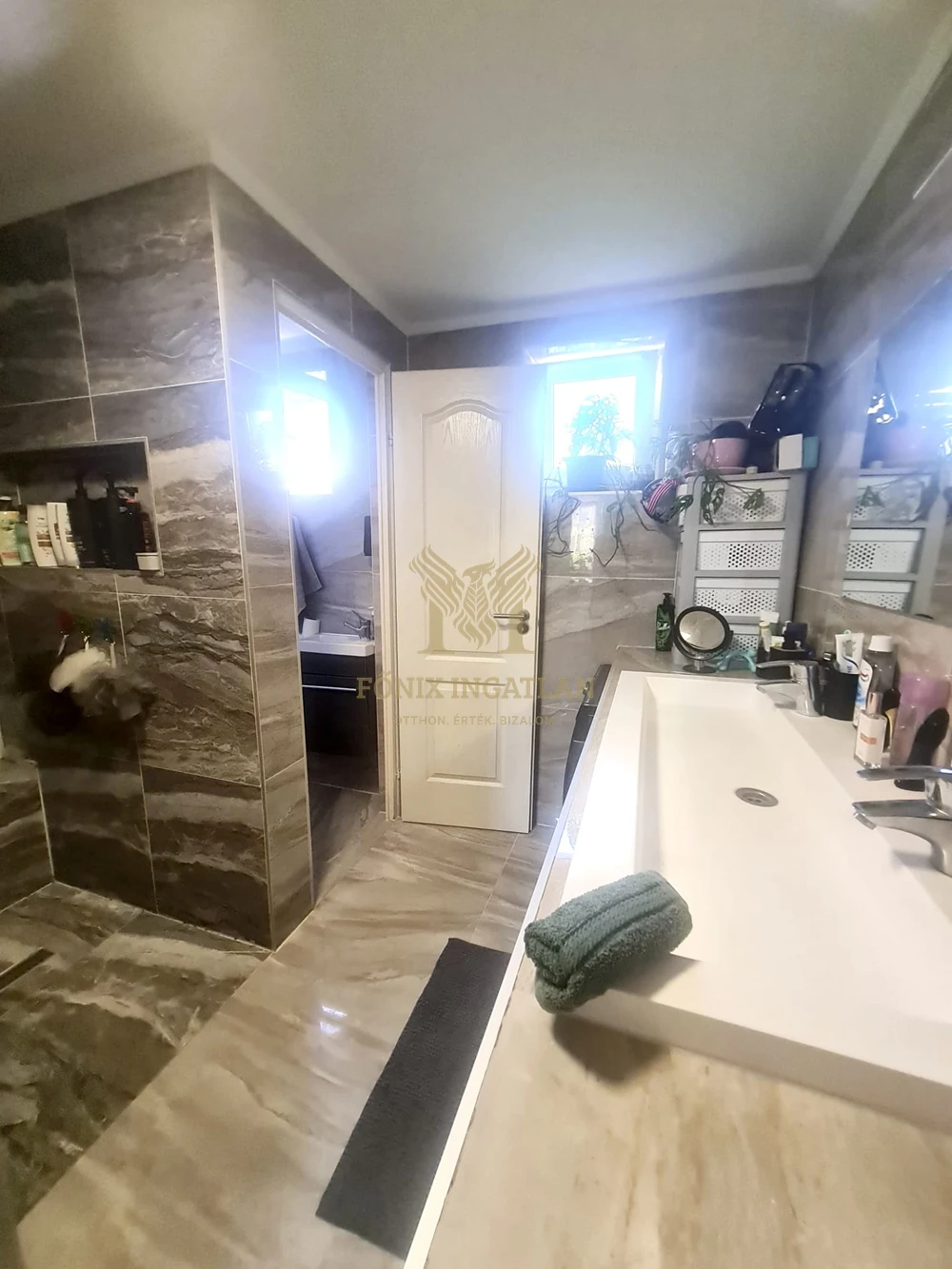 MINIBIRTOK DABAS, GYÓN VÁROSKÖZPONTBAN ELADÓ!