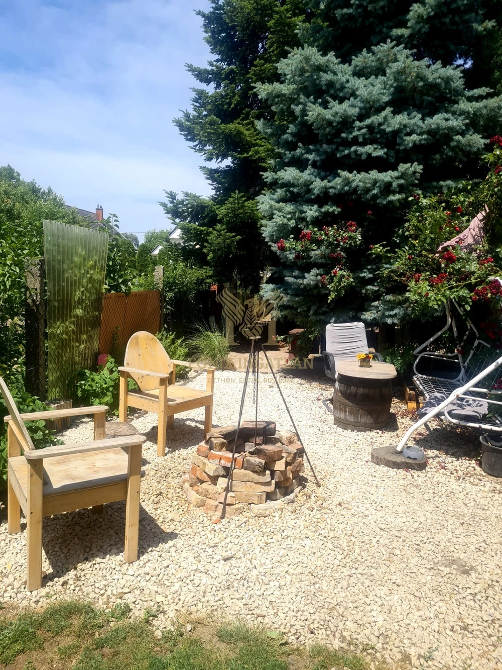 MINIBIRTOK DABAS, GYÓN VÁROSKÖZPONTBAN ELADÓ!