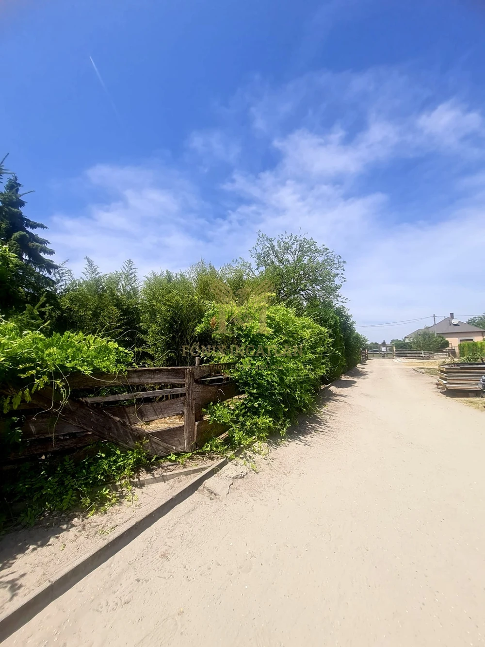 MINIBIRTOK DABAS, GYÓN VÁROSKÖZPONTBAN ELADÓ!