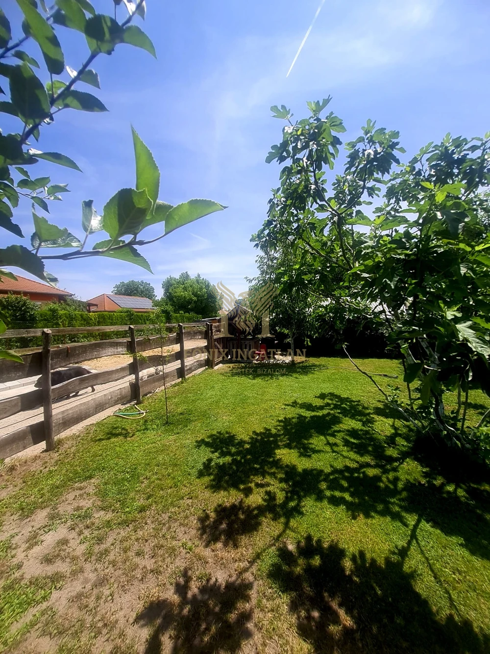 MINIBIRTOK DABAS, GYÓN VÁROSKÖZPONTBAN ELADÓ!