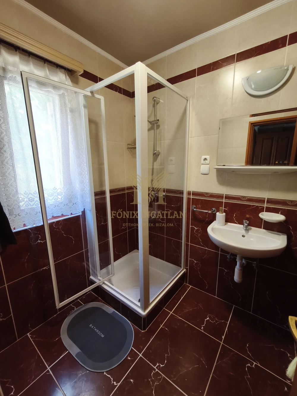 Eladó Stílusos Apartmanház a Balaton Szívében – Kivételes Lehetőség Befektetőknek!