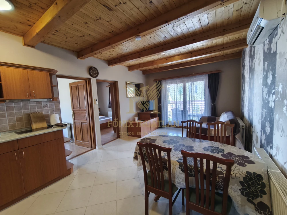 Eladó Stílusos Apartmanház a Balaton Szívében – Kivételes Lehetőség Befektetőknek!