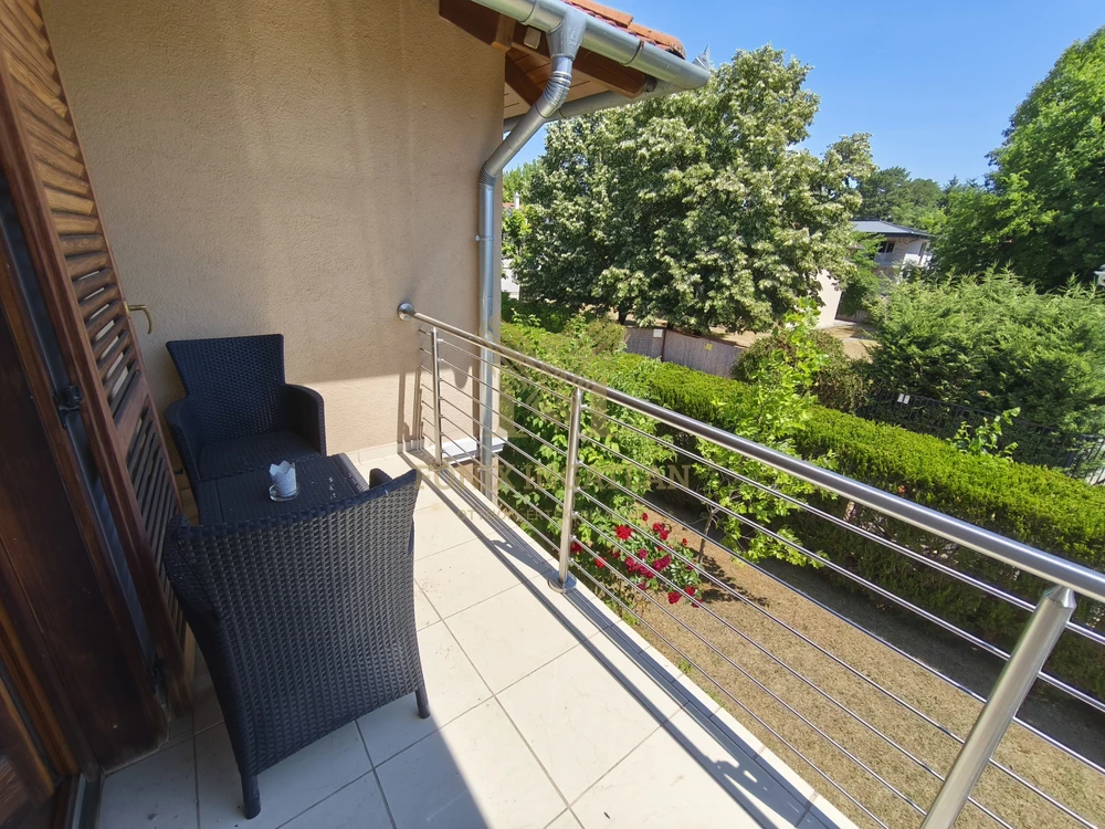 Eladó Stílusos Apartmanház a Balaton Szívében – Kivételes Lehetőség Befektetőknek!