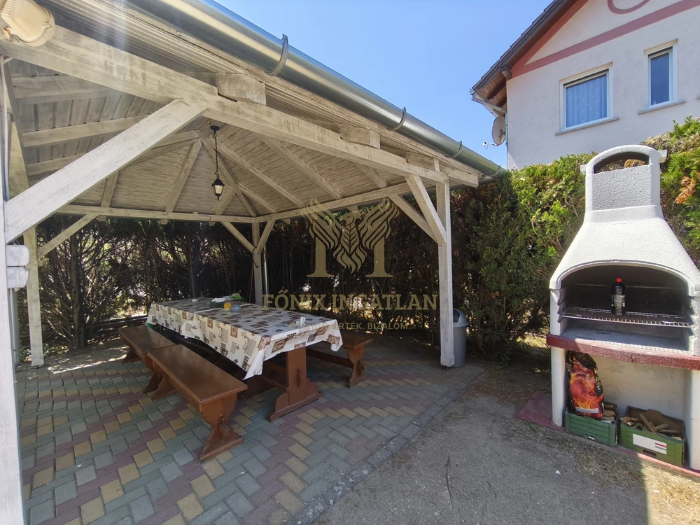 Eladó Stílusos Apartmanház a Balaton Szívében – Kivételes Lehetőség Befektetőknek!