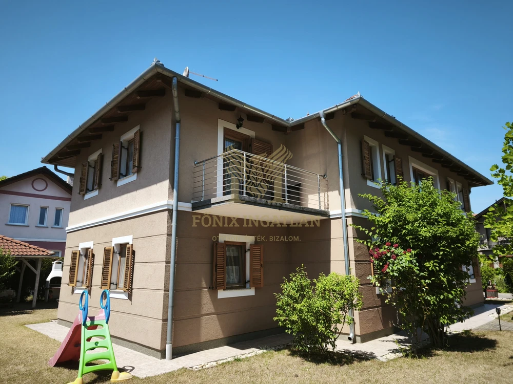 Eladó Stílusos Apartmanház a Balaton Szívében – Kivételes Lehetőség Befektetőknek!