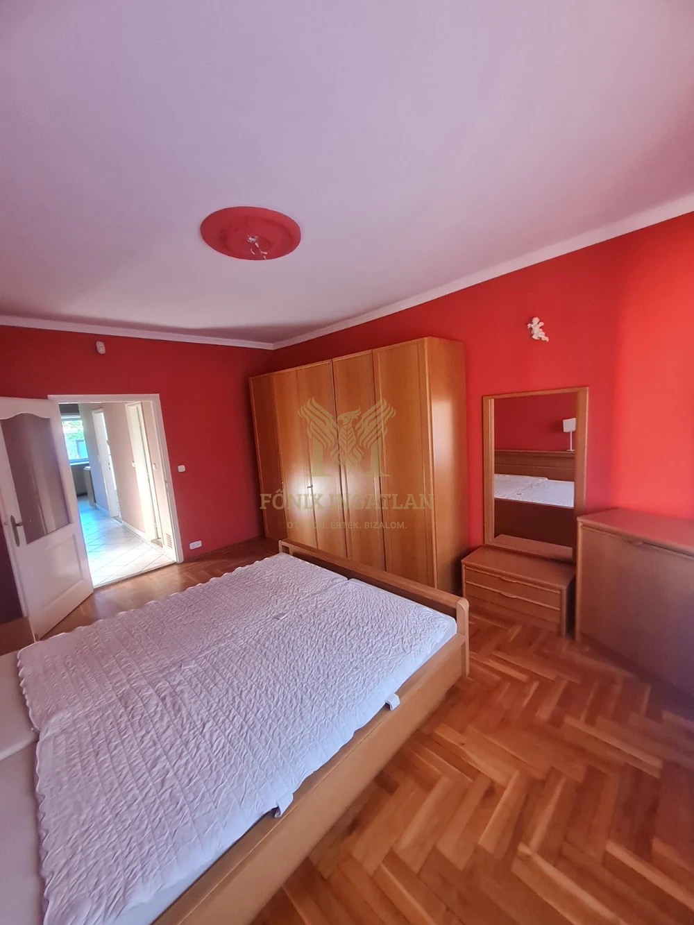 Gödön felújított családi ház eladó!