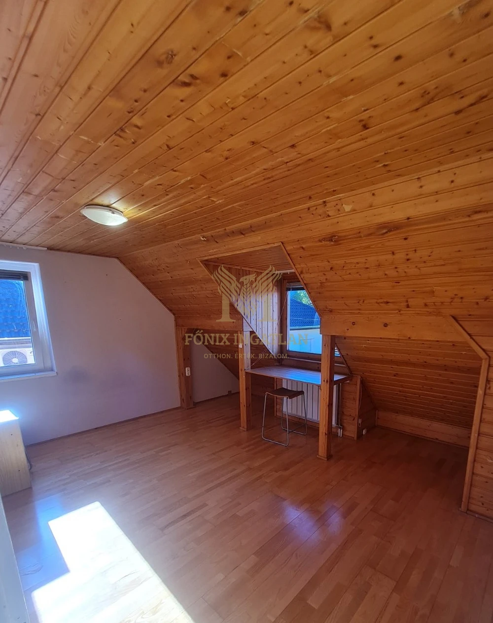 Gödön felújított családi ház eladó!