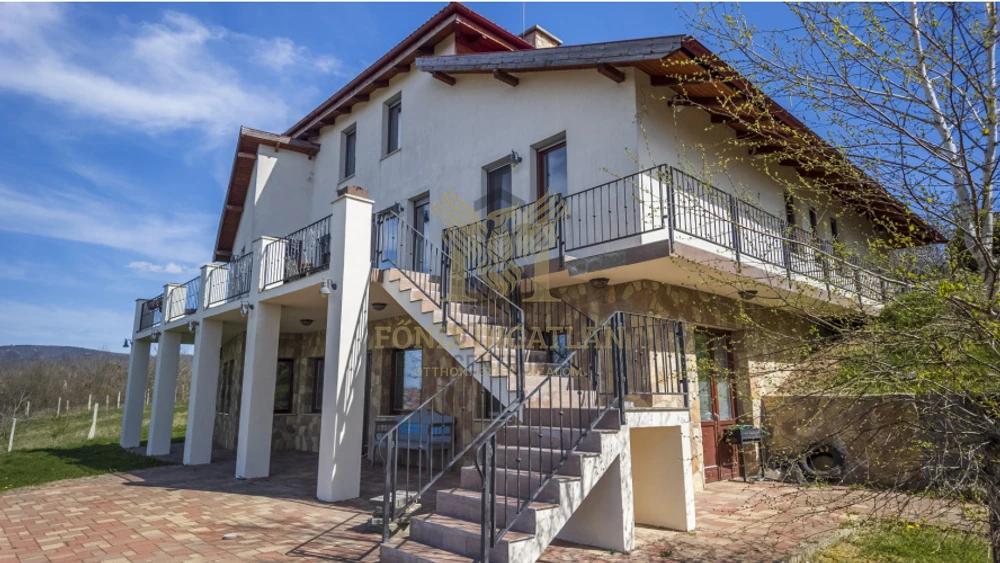 Ritkaság Pátyon eladóvá vált a TÜNDÉRLAK