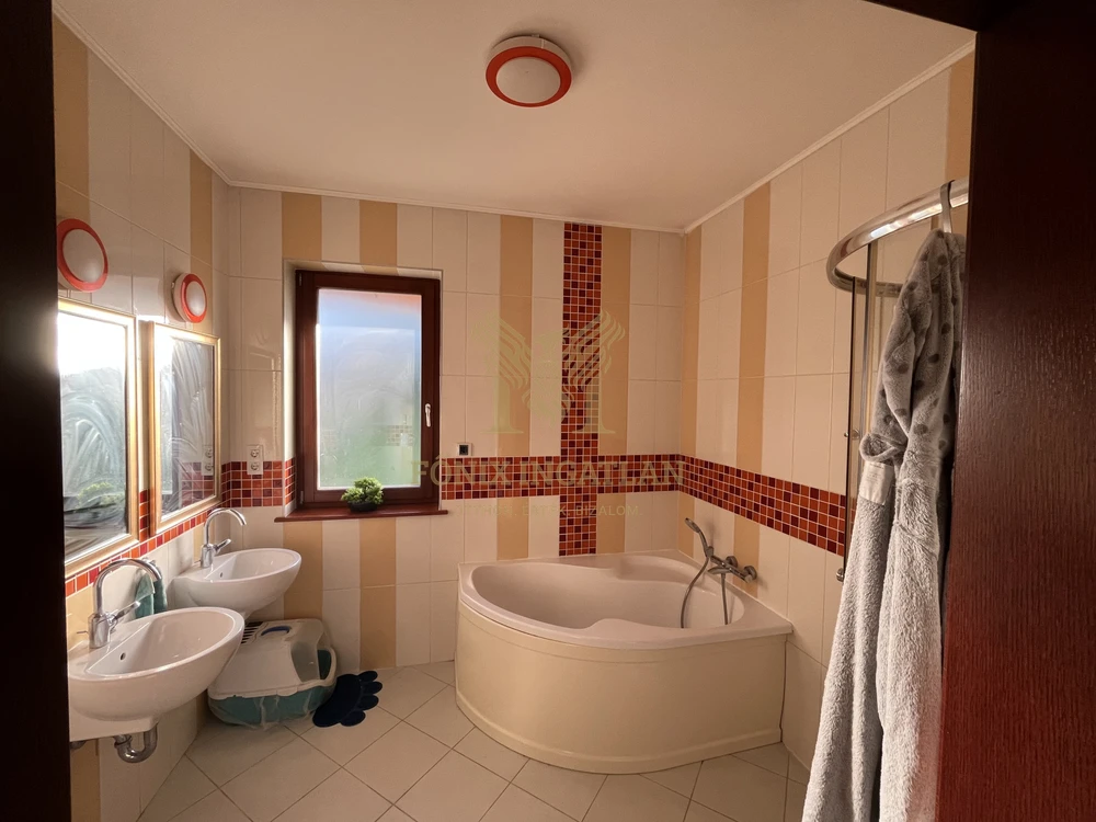 Ritkaság Pátyon eladóvá vált a TÜNDÉRLAK