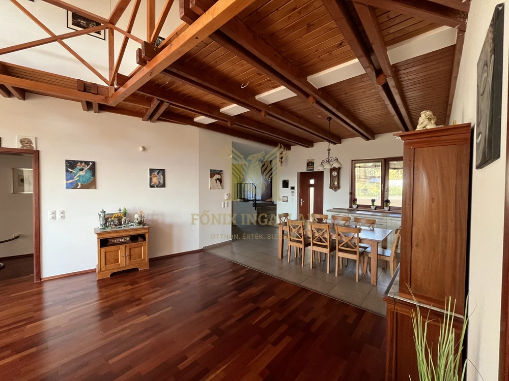 Ritkaság Pátyon eladóvá vált a TÜNDÉRLAK