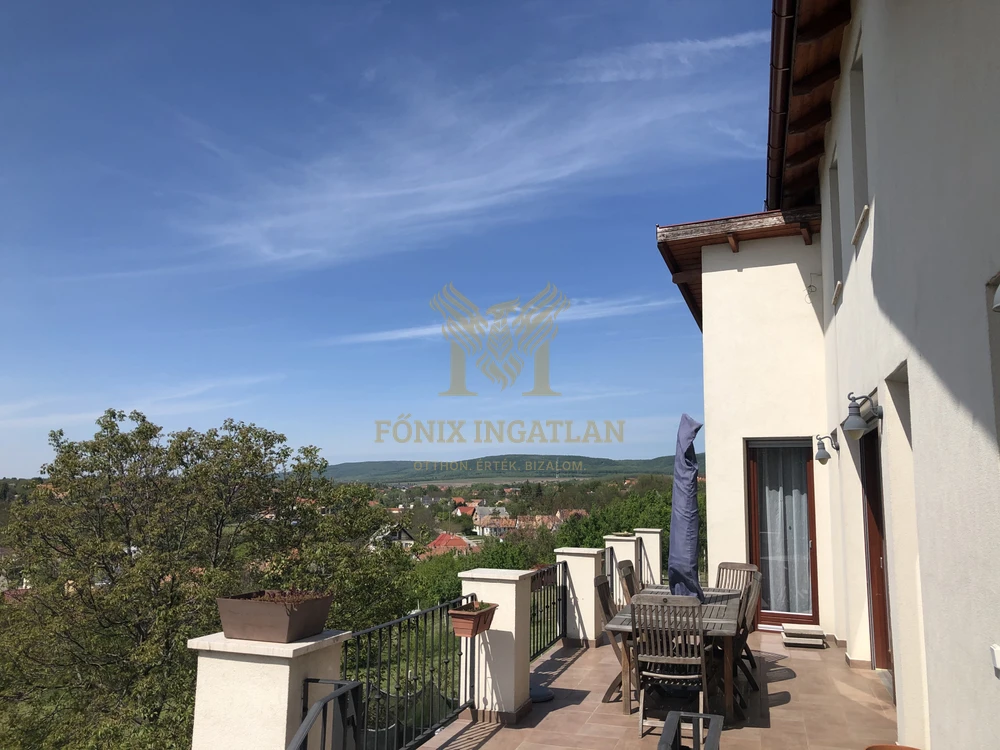 Ritkaság Pátyon eladóvá vált a TÜNDÉRLAK