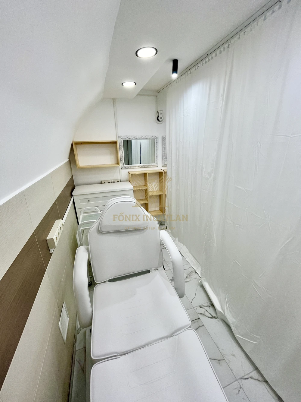 9 székes szépségszalon KIADÓ Debrecen belvárosának peremén!