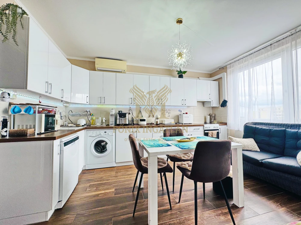 Ízléses Derék utcai lakás eladó!