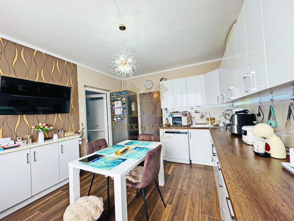 Ízléses Derék utcai lakás eladó!