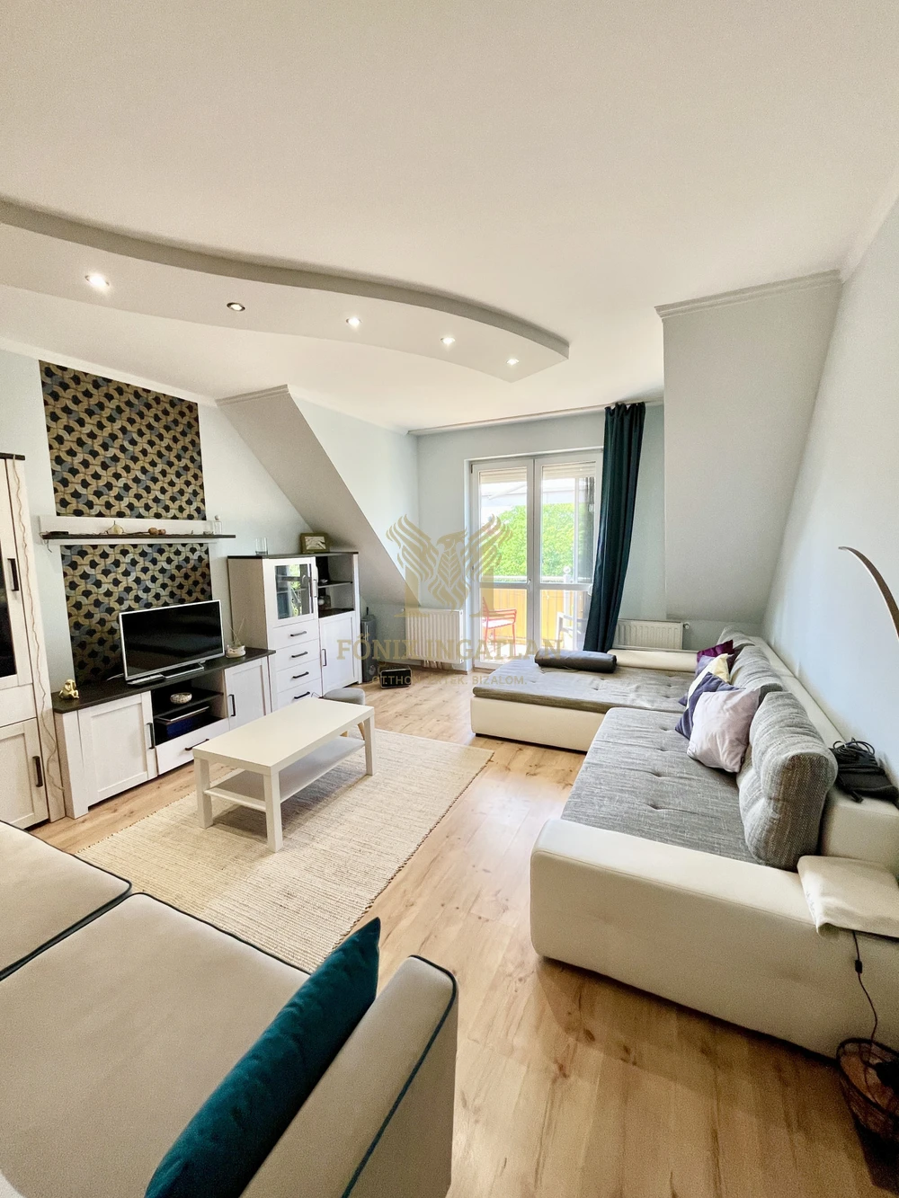 Óvárosi nyugalom 65 nm-en – teljes berendezéssel is eladó