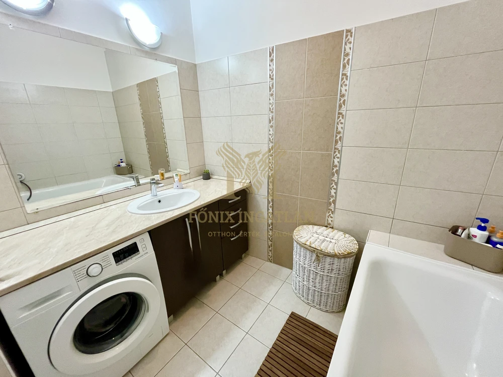 Óvárosi nyugalom 65 nm-en – teljes berendezéssel is eladó