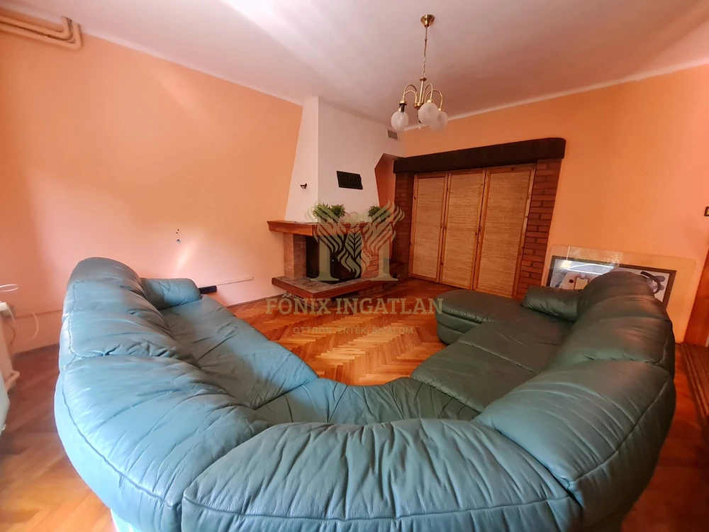 Panorámás földszinti otthon Kismaros szívében – erdő és patak ölelésében